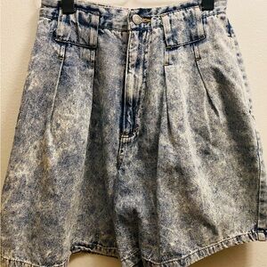Blue High-Waisted Jean Shorts with Vintage Acid Wash